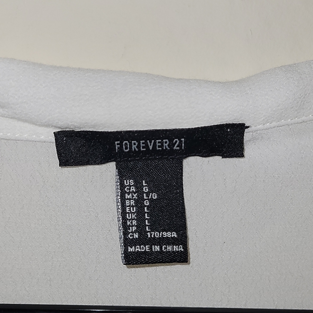 Blouse - Picture 2 of 3